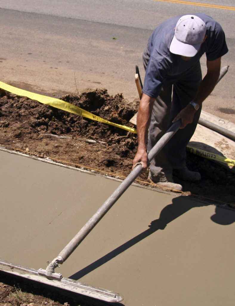 Cracked, uneven, or deteriorating sidewalks aren't just an eyesore — they’re a liability. At Tekno Construction, we specialize in professional sidewalk installation, repair, and replacement services throughout New York City. Whether you're responding to a DOT violation or improving your property's curb appeal, our experienced team delivers reliable, code-compliant concrete work that lasts.