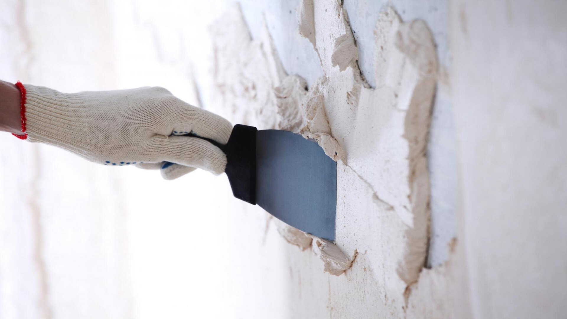 At Tekno Construction, we provide expert and affordable stucco repair services in Yonkers for homeowners and business properties. Stucco is a durable exterior material, but when cracks, chips, or water damage occur, timely repairs are essential. Our team handles everything from cosmetic fixes to structural restorations. We inspect the damage, explain your repair options, and restore the finish to match the surrounding surface. Whether you have traditional stucco or EIFS (synthetic stucco), we deliver reliable results using quality materials. If you need smooth, seamless repairs that preserve curb appeal and prevent long-term damage, Tekno Construction is ready to help.